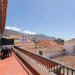 Casa Dos Avos By Rent2u, Lda *